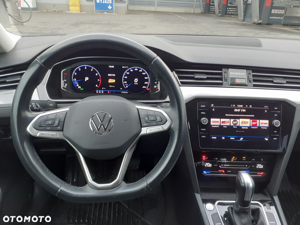 Volkswagen Passat - 10