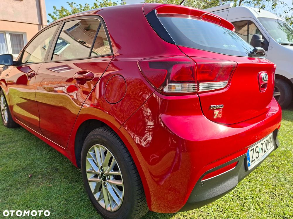 Kia Rio - 7