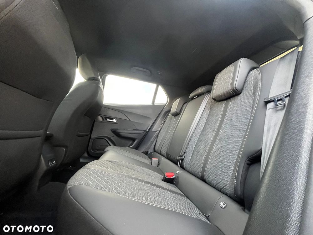 Peugeot 2008 PureTech 130 EAT8 Allure - 18