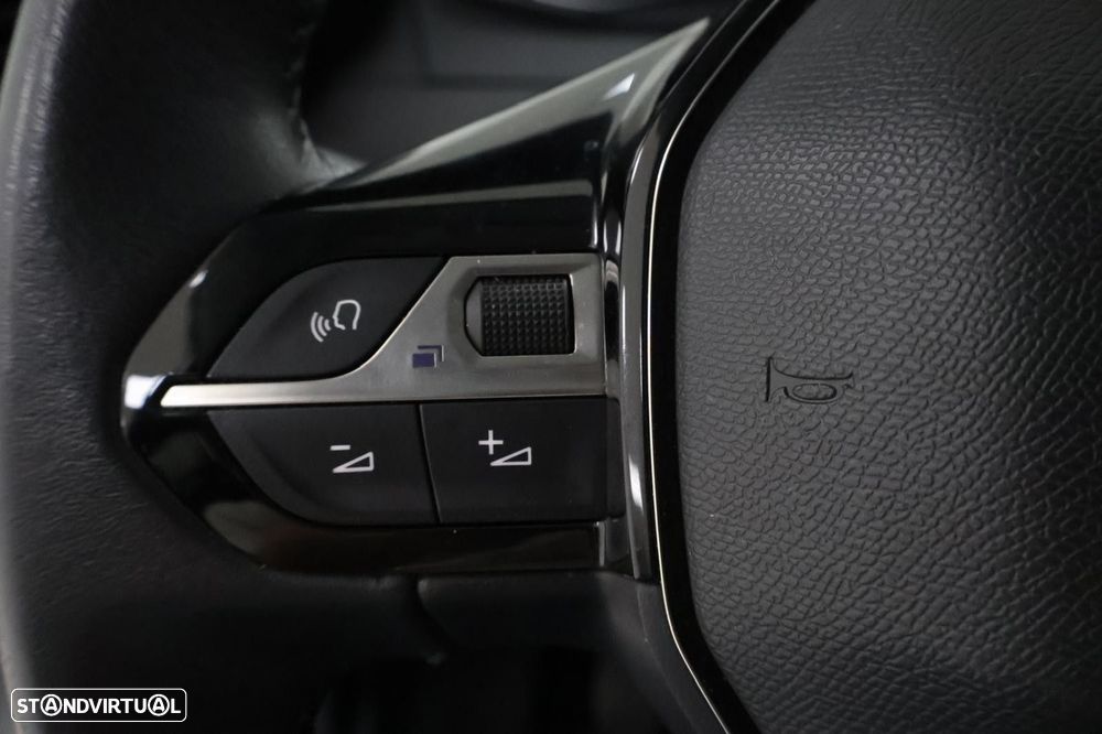 Peugeot 208 1.2 PureTech Active Pack - 17