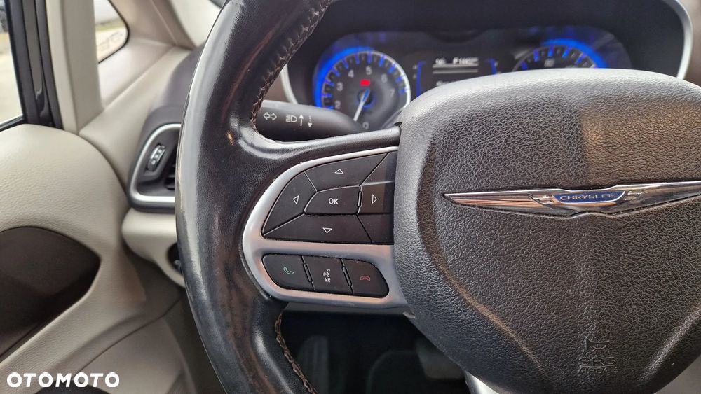Chrysler Pacifica - 13
