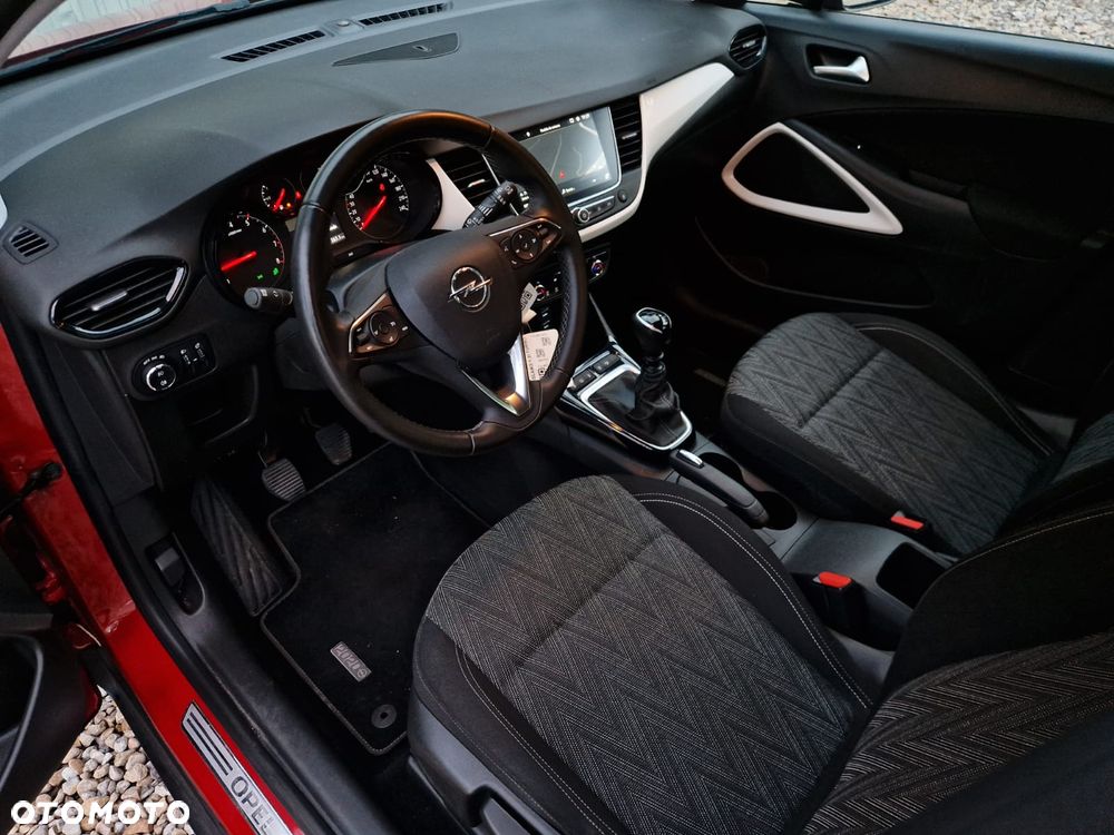 Opel Crossland X 1.2 T Design Line S&S - 9