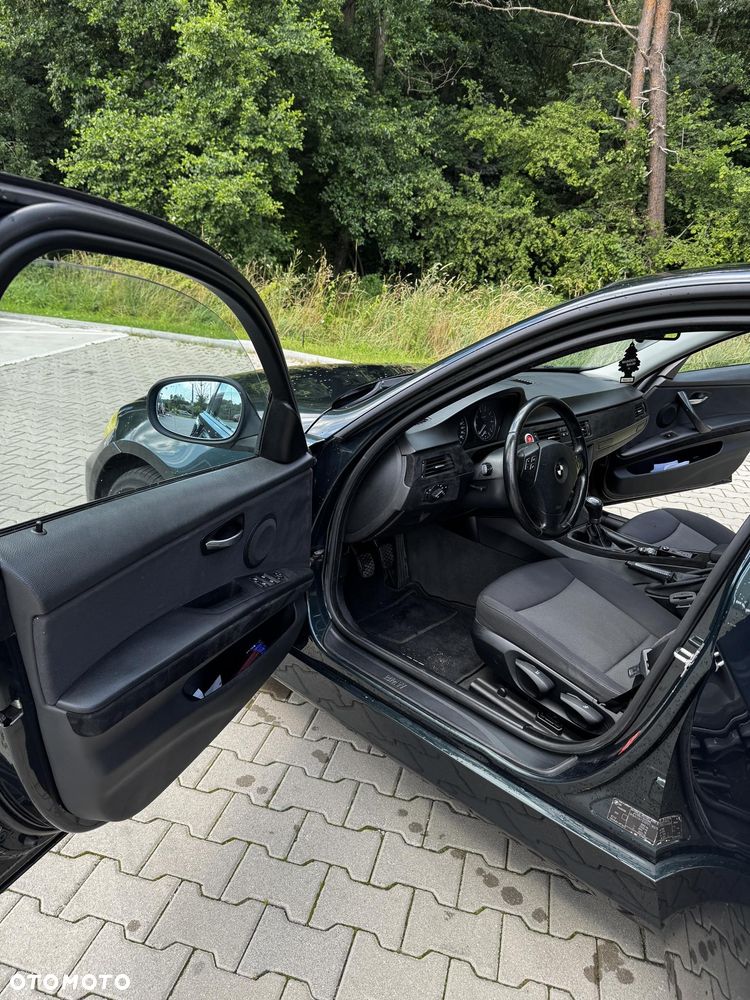 BMW Seria 3 320i - 6