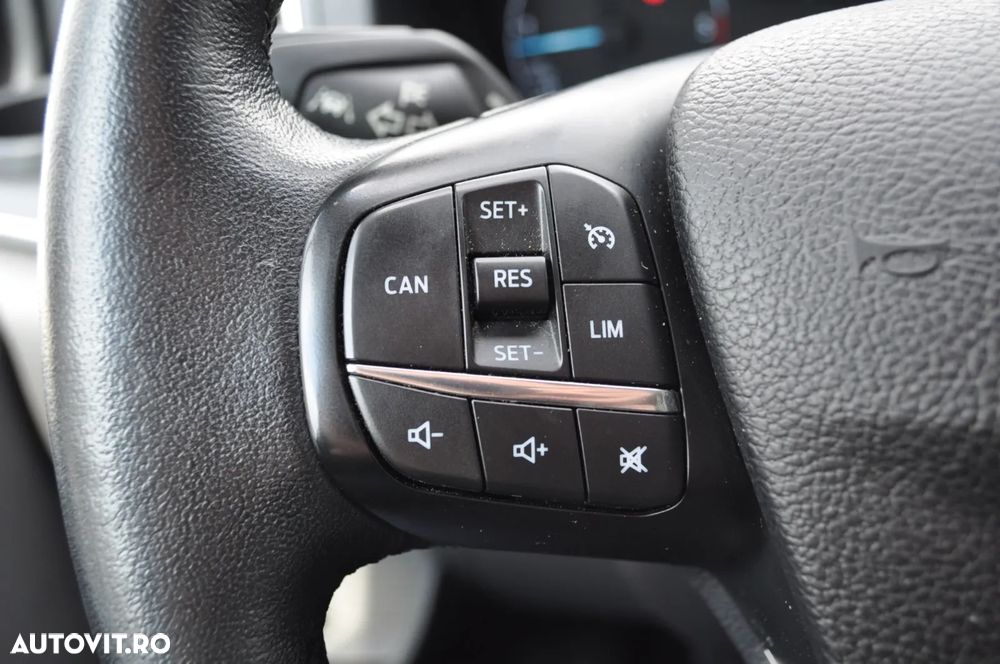 Ford Tourneo Custom Bus 320 2.0 EcoBlue 130 CP L2H1 Titanium Aut. - 31