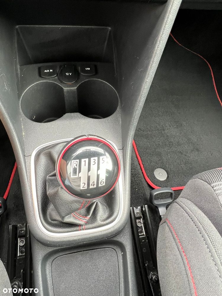 Volkswagen Polo 1.8 TSI BMT GTI - 16