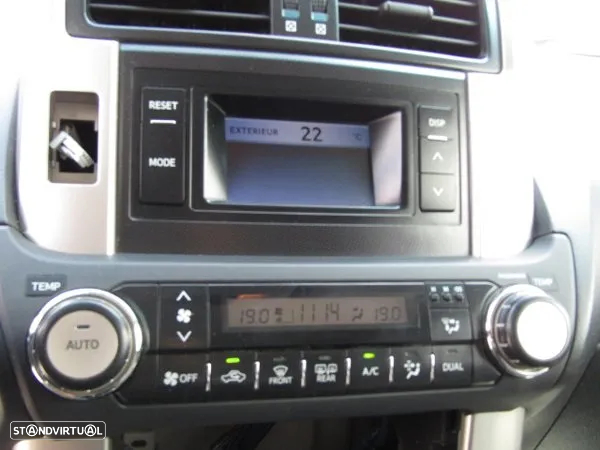 Toyota Land Cruiser 3.0 D-4D Auto 60th Anniversary - 18