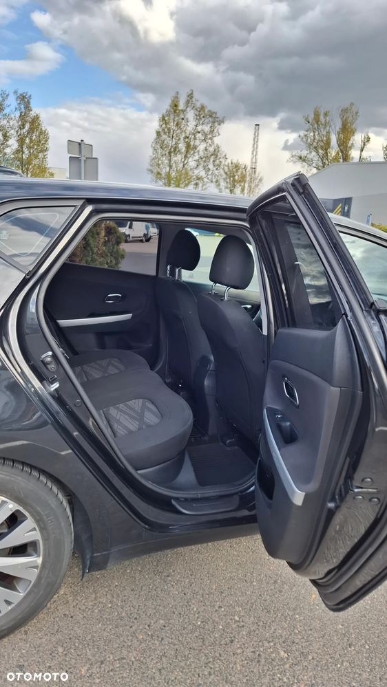 Kia Ceed 1.6 GDI L Business Line DCT - 12
