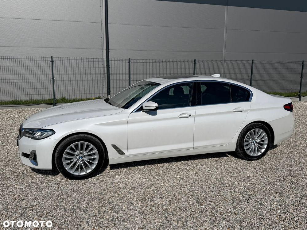 BMW Seria 5 520i Sport Line - 2