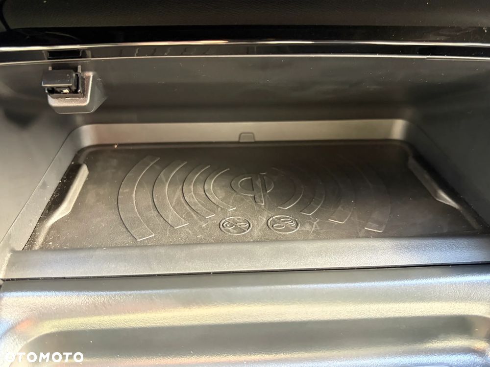 Peugeot 2008 1.2 PureTech Allure S&S EAT8 - 19