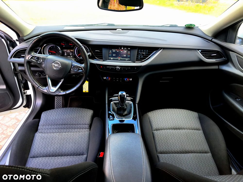 Opel Insignia - 11