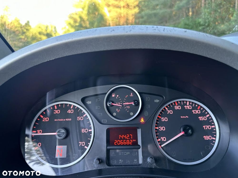 Citroën Berlingo Multispace e-HDi 90 FAP EGS6 Start Stop Selection - 38