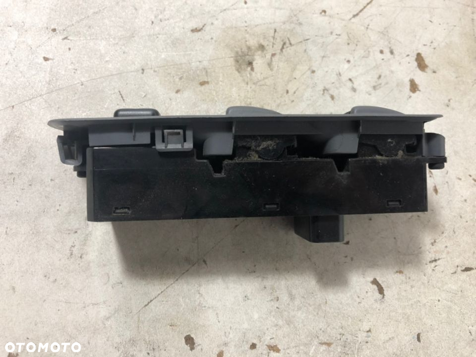 MITSUBISHI COLT Z30 PRZEŁĄCZNIK SZYB LEWY PRZEDNI MR587475 - 2