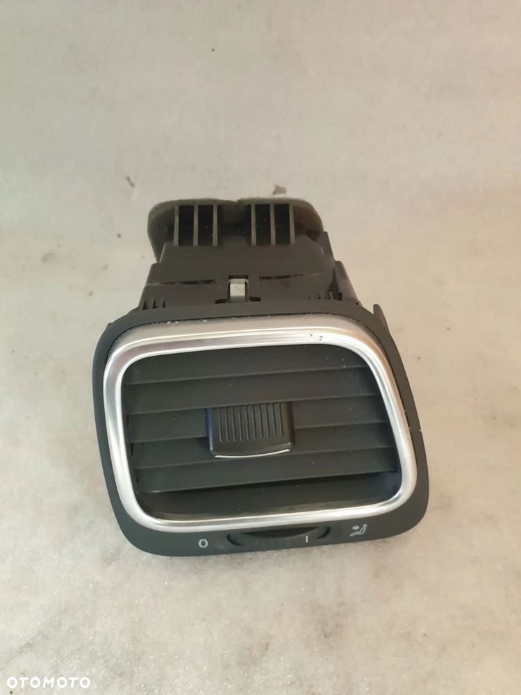 KRATKA NAWIEWU Prawa 1Q0819704G VW EOS SCIROCCO - 2