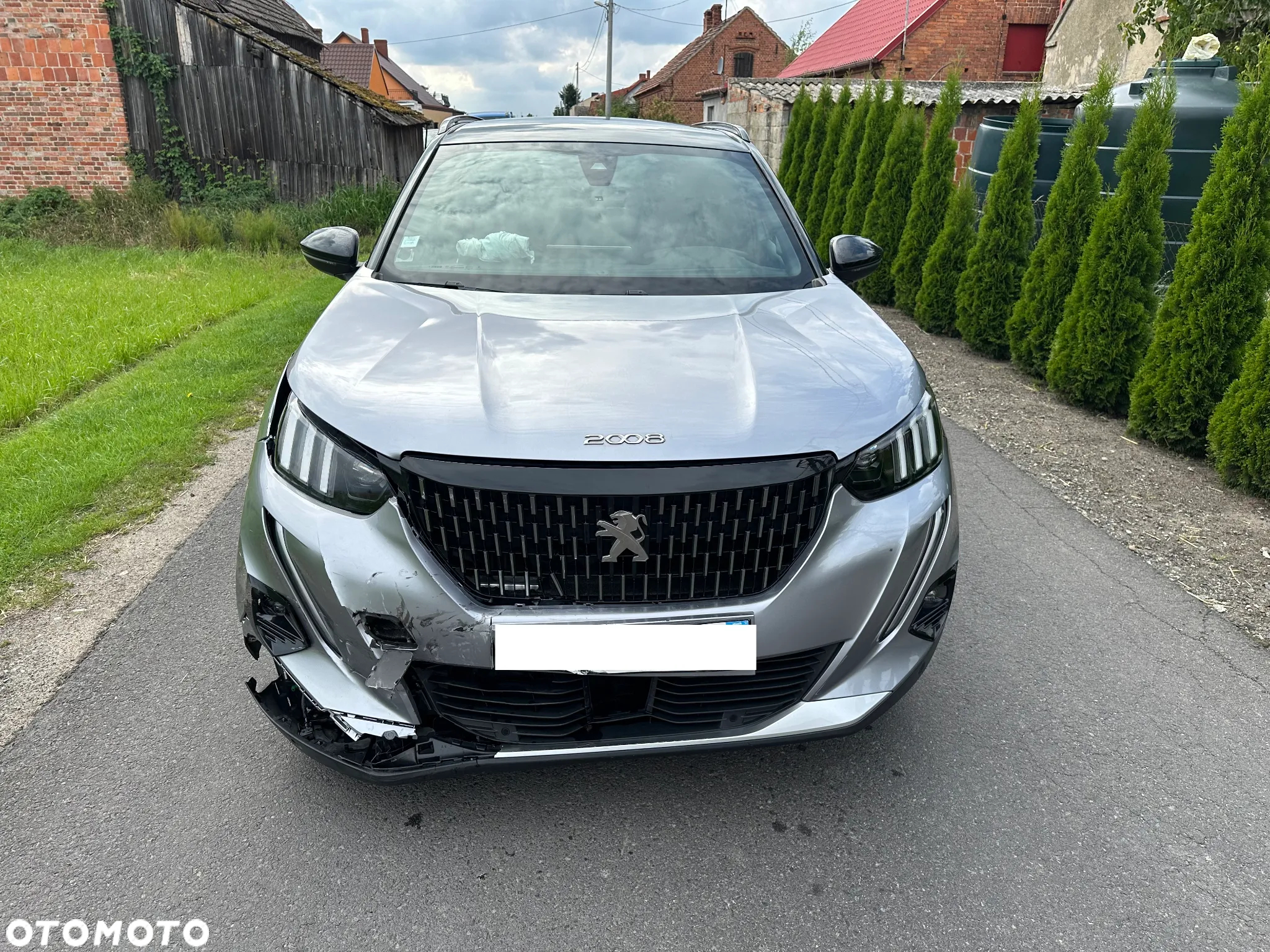 Peugeot 2008 PureTech 130 EAT8 GT - 2