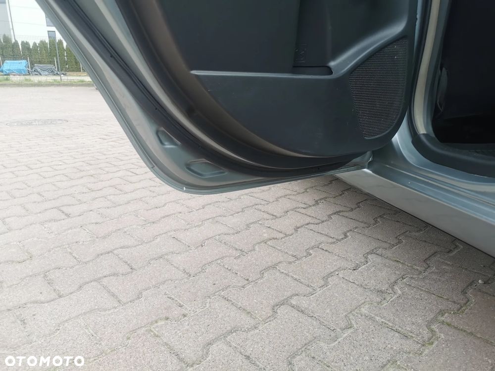 Toyota Yaris 1.4 D-4D Terra A/C - 14