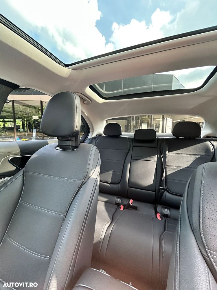 Mercedes-Benz C 300 e 4Matic 9G-TRONIC Avantgarde Advanced - 8