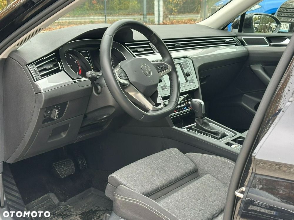Volkswagen Passat - 12