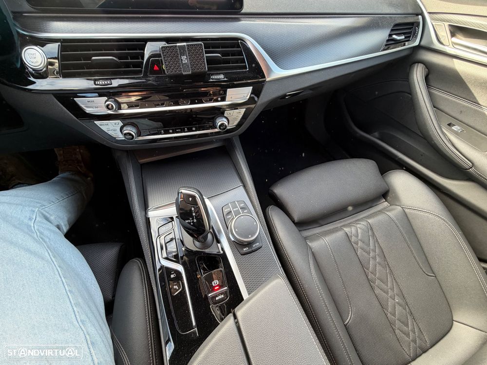 BMW 530 e Pack Desportivo M - 7