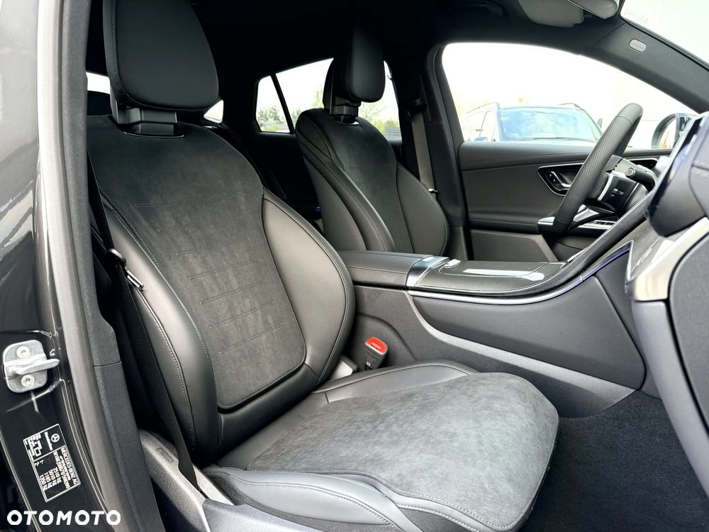 Mercedes-Benz GLC - 30