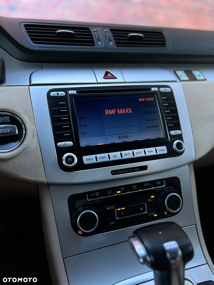 Volkswagen Passat - 21