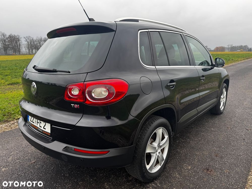 Volkswagen Tiguan - 12