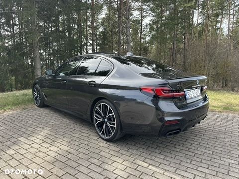 BMW Seria 5 M550i xDrive sport - 23