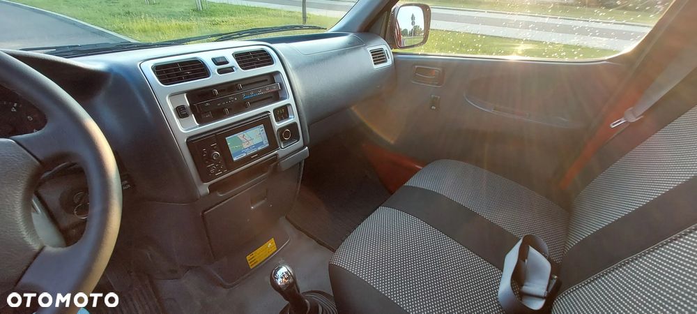 Toyota HIACE - 3