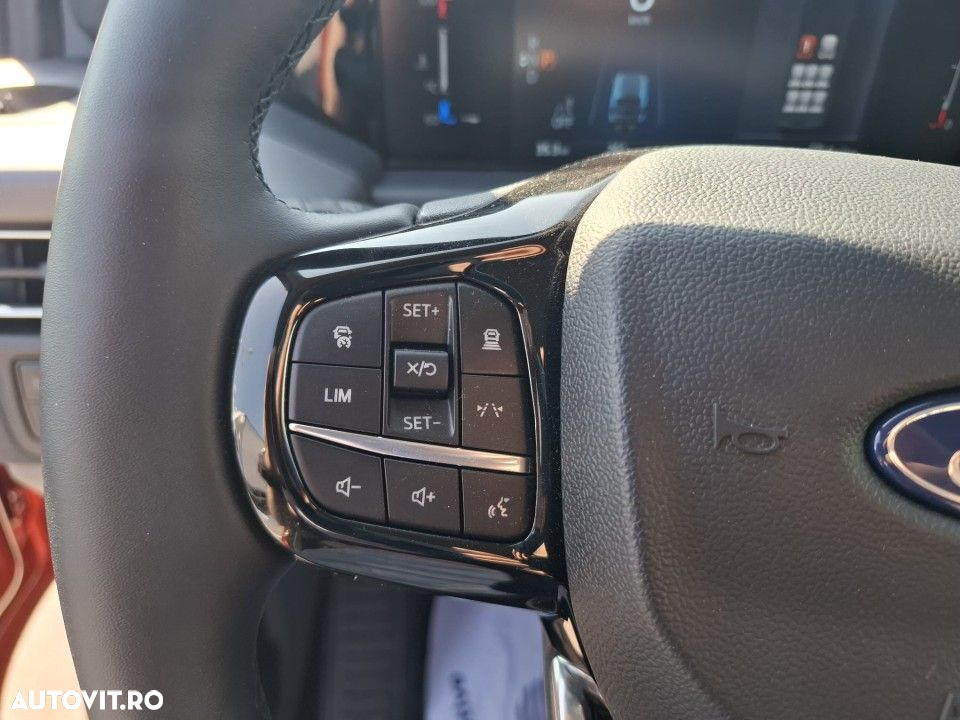 Ford Tourneo Custom - 16