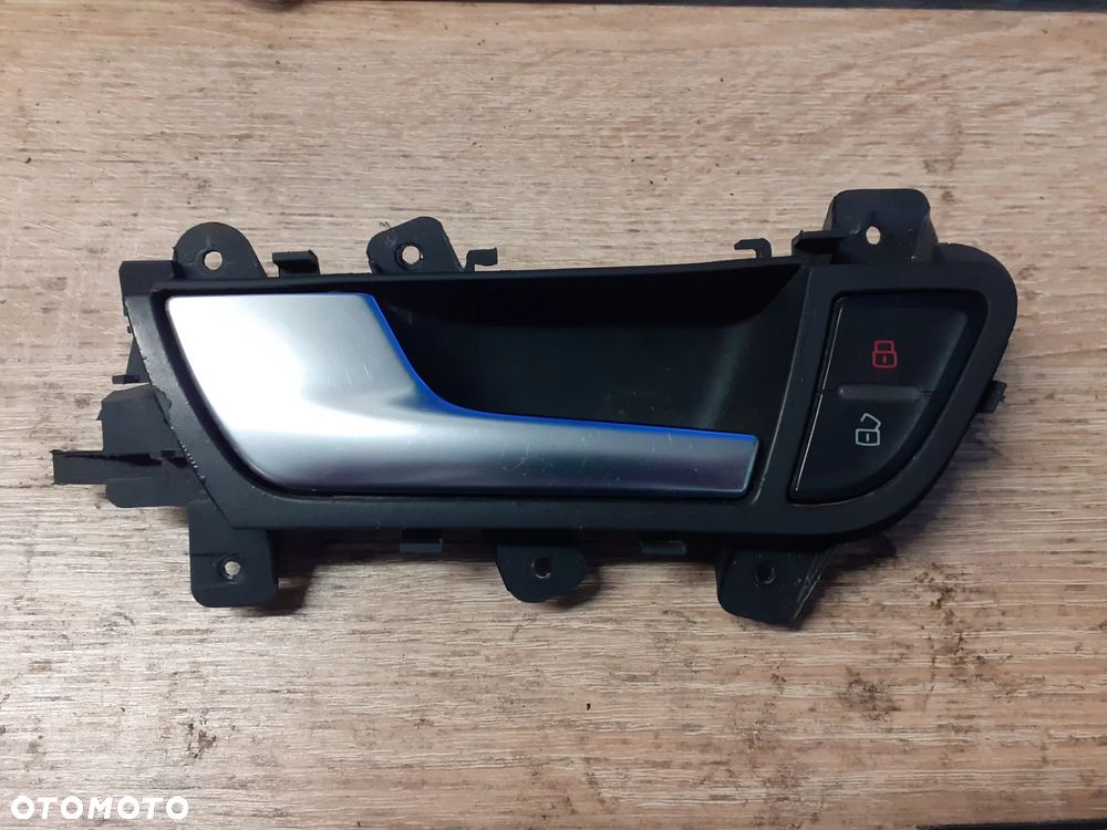 KLAMKA WEWNĘTRZNA KIEROWCY AUDI A4B8 - 1