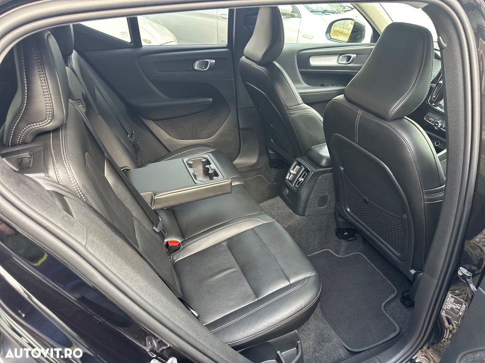Volvo XC 40 T5 Twin Engine DKG Momentum Pro - 13
