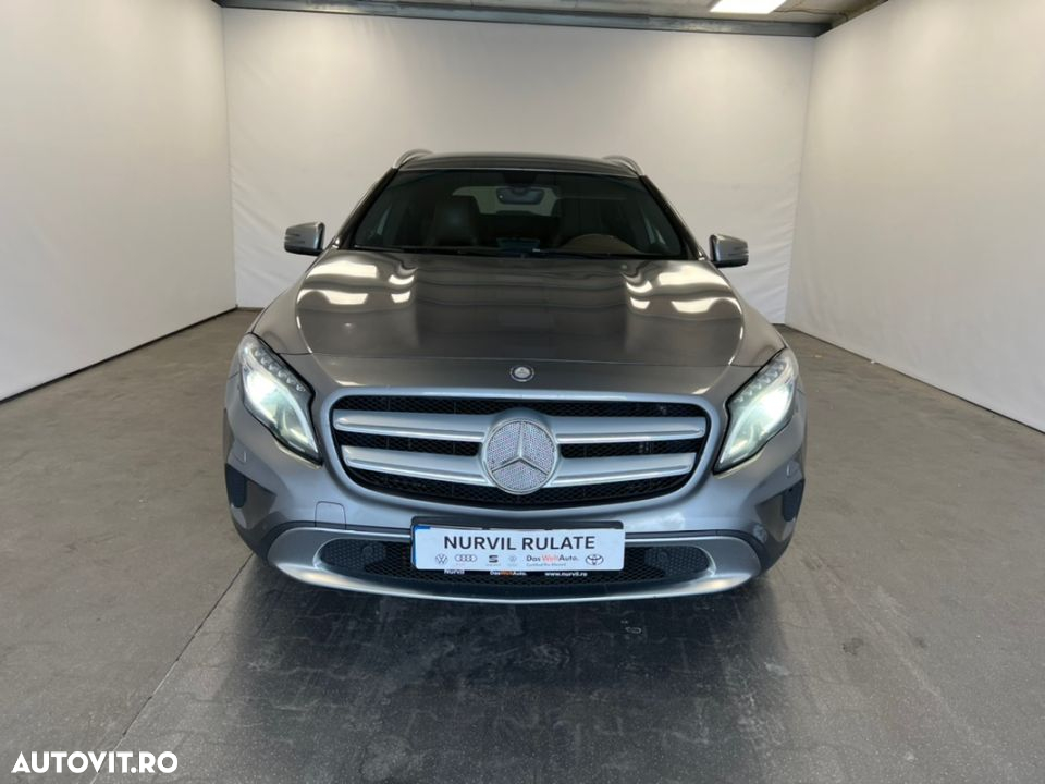 Mercedes-Benz GLA - 11