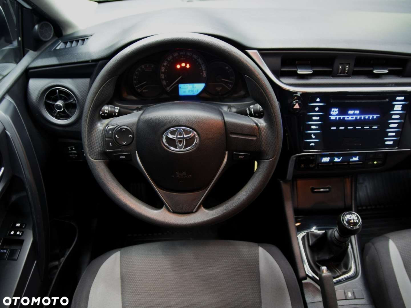 Toyota Auris - 19