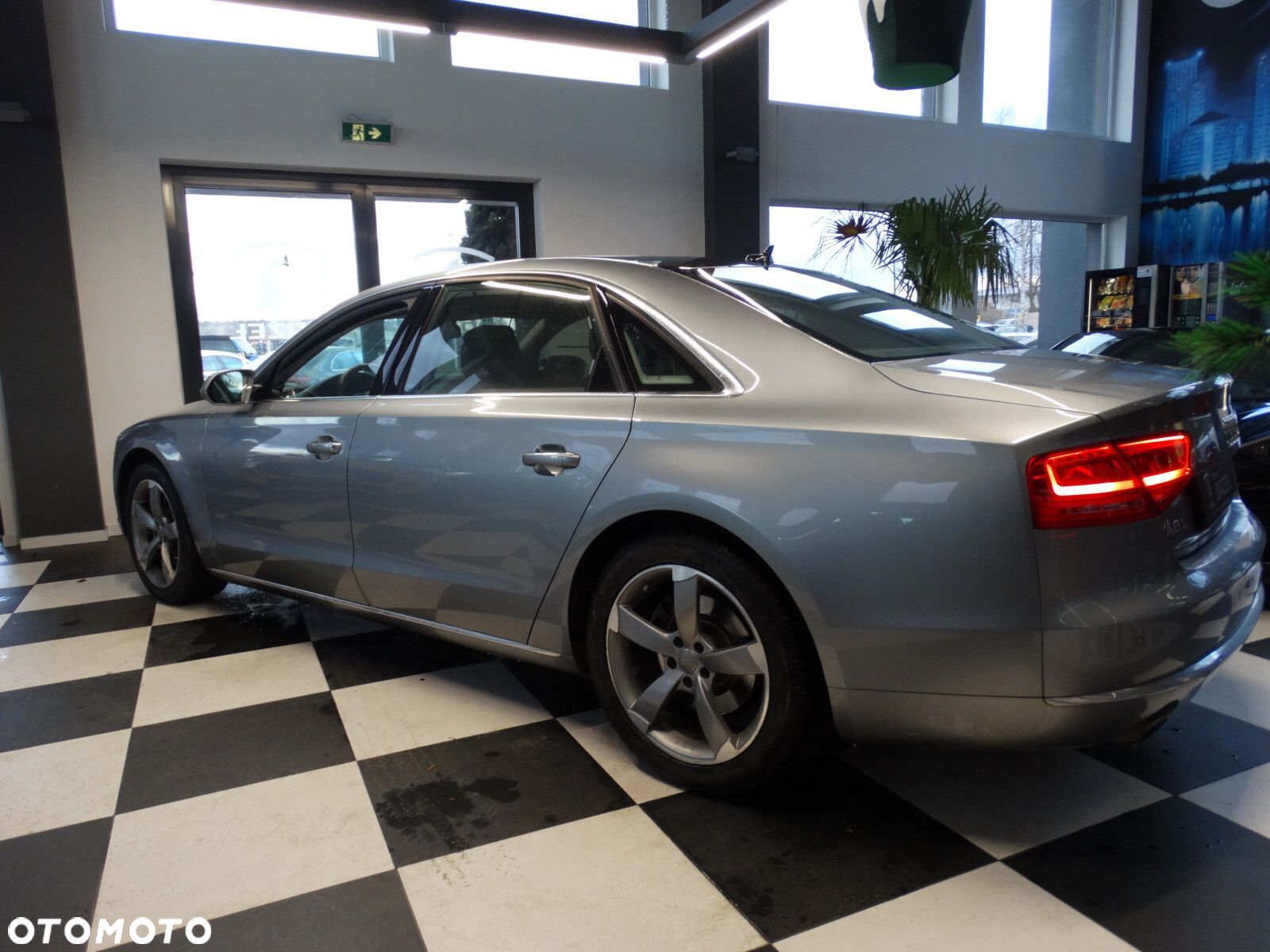 Audi A8 - 6