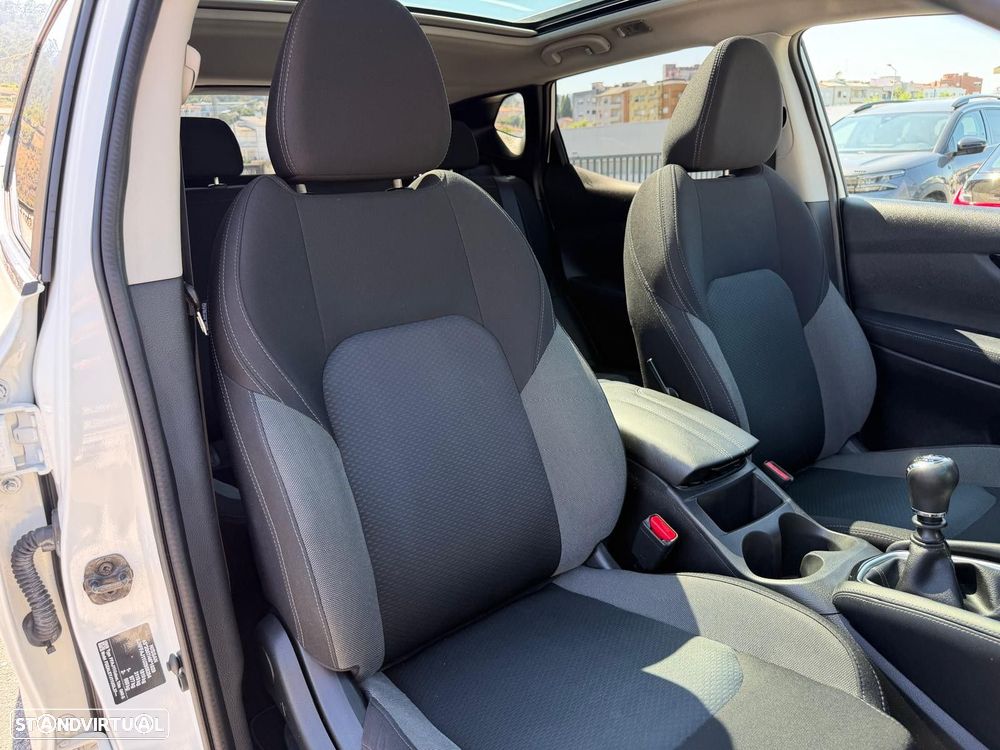 Nissan Qashqai 1.3 DIG-T N-Connecta J18 Led - 17