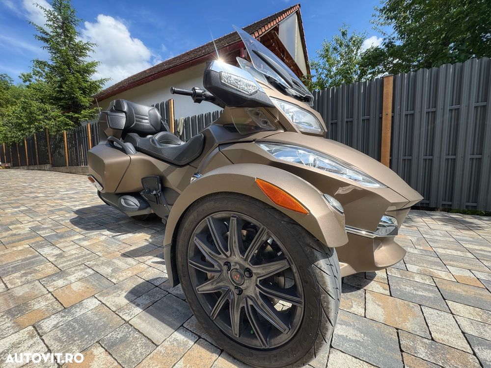 Can-Am Spyder - 4