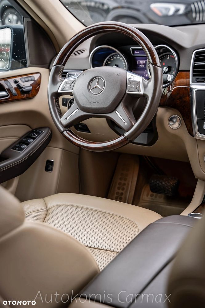 Mercedes-Benz ML 350 BlueTEC 4-Matic - 23