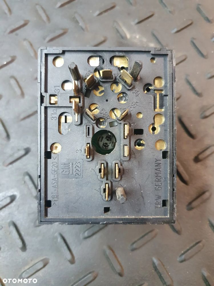 WŁĄCZNIK ŚWIATEŁ OPEL  ASTRA II G ZAFIRA A HALOGENY 90561377 90437440 - 5