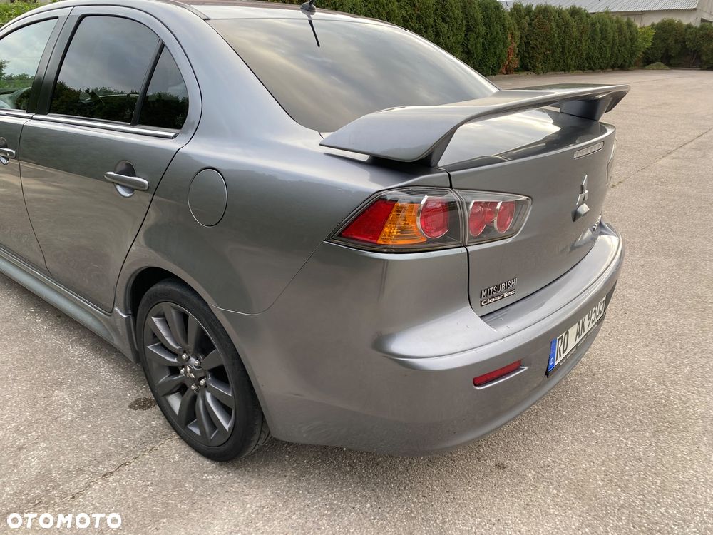 Mitsubishi Lancer - 32