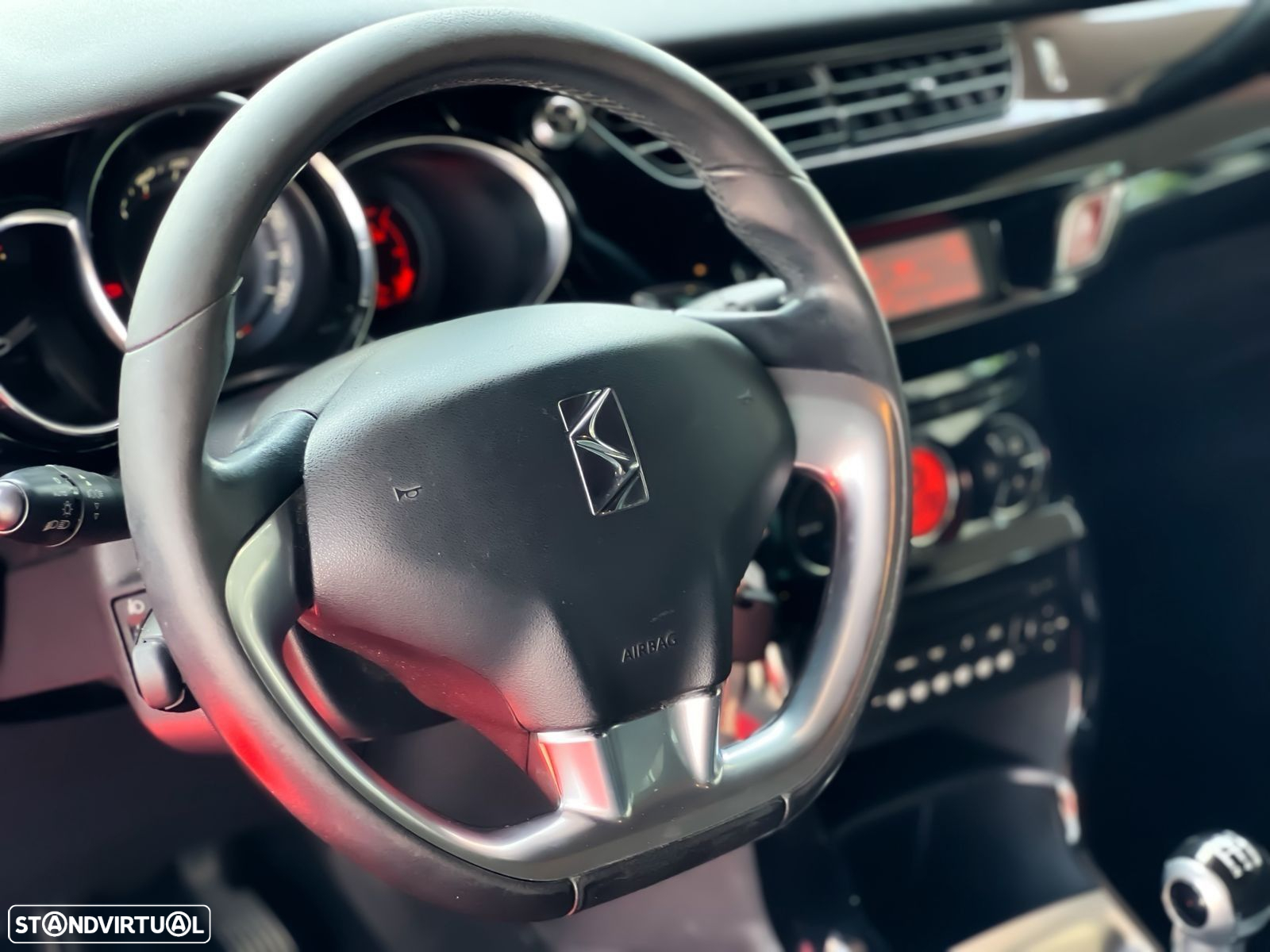 Citroën DS3 1.6 e-HDi So Chic 95g - 11