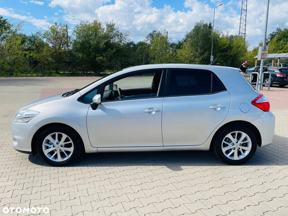 Toyota Auris 1.6 Executive - 2