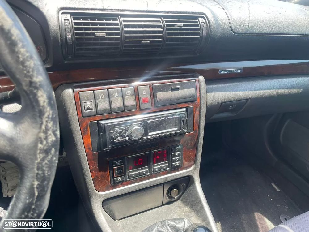 Audi A4 Avant 1.9 TDI Attraction - 8