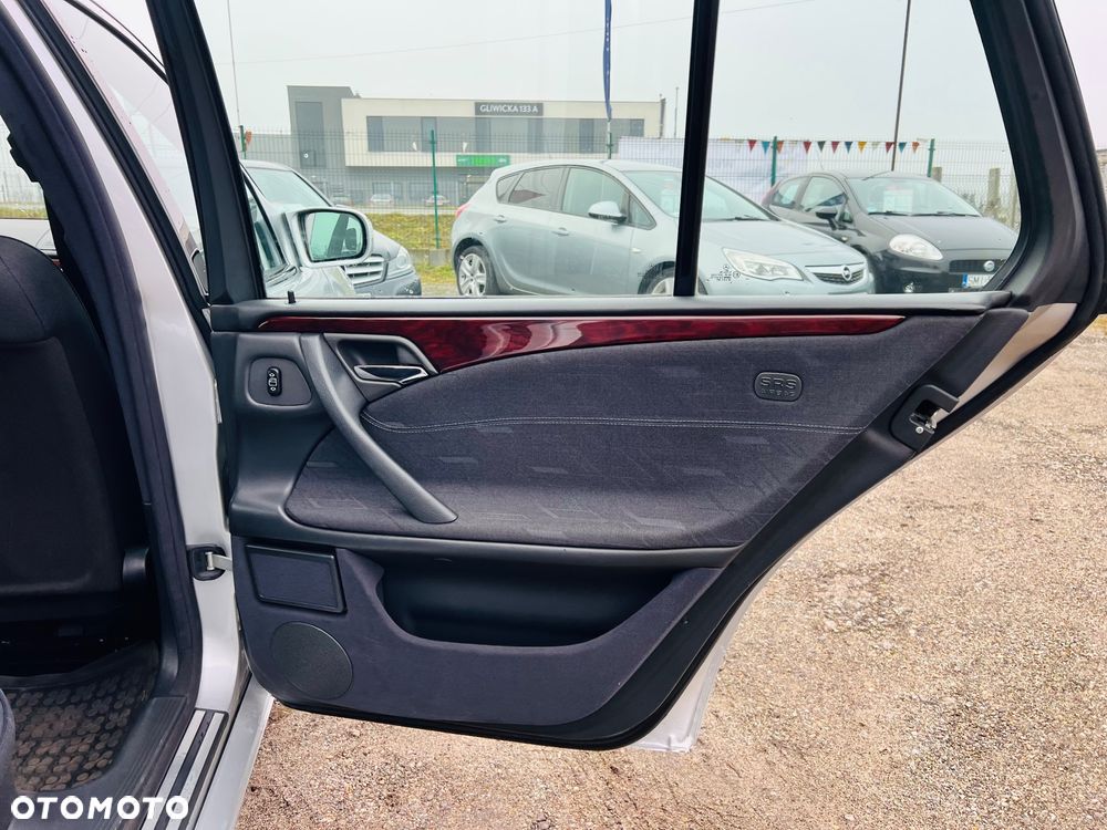 Mercedes-Benz Klasa E - 28