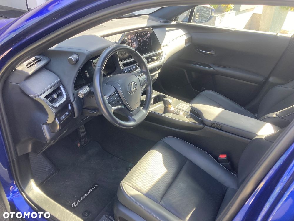 Lexus UX - 21