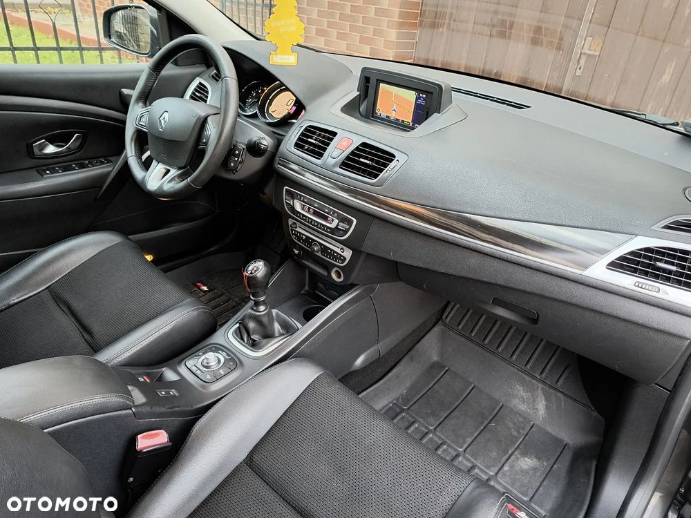 Renault Megane dCi 110 FAP Paris - 8