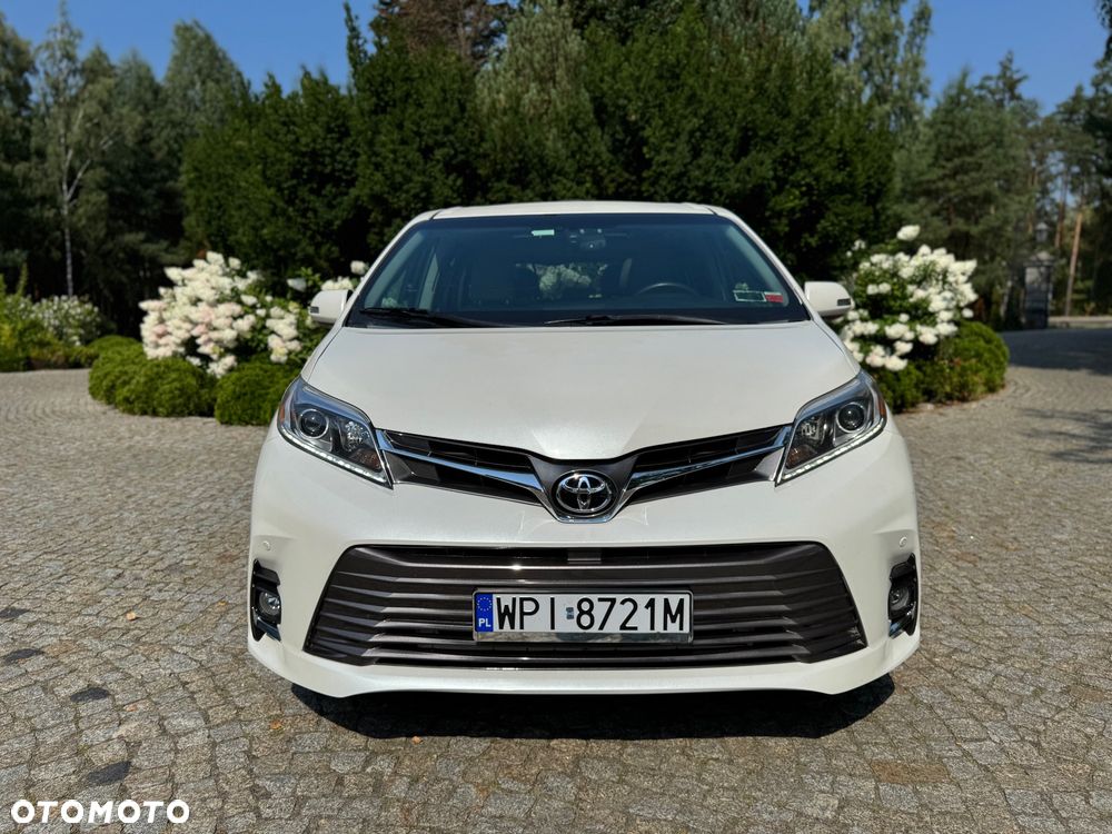 Toyota Sienna - 13