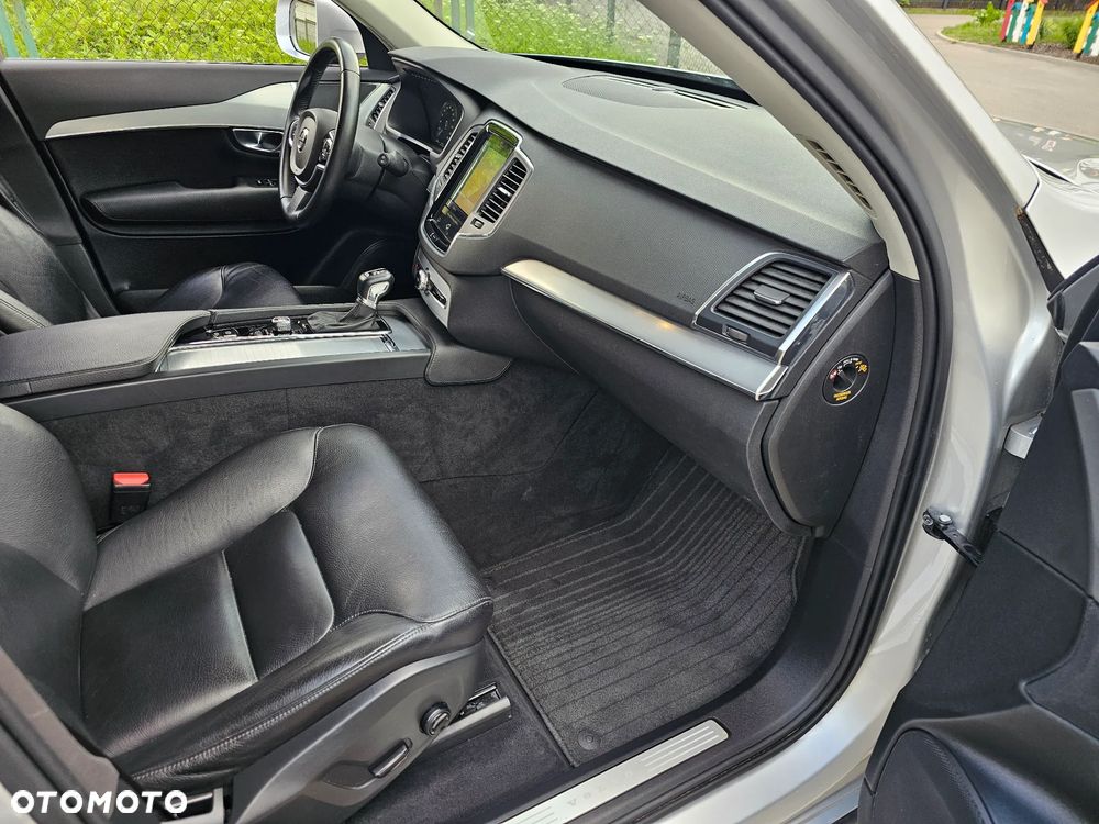 Volvo XC 90 D5 AWD Geartronic Kinetic - 12
