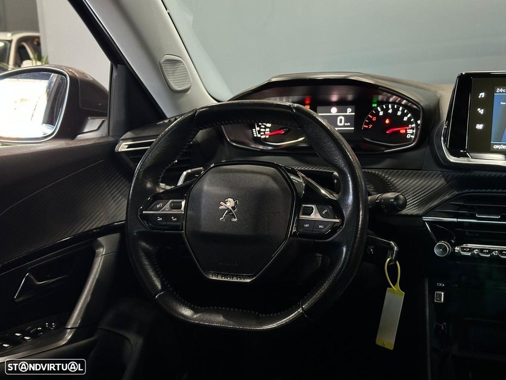 Peugeot 2008 1.2 PureTech Allure Pack EAT8 - 10