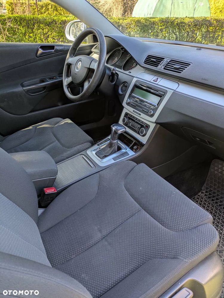Volkswagen Passat 2.0 TDI Comfortline DSG - 8