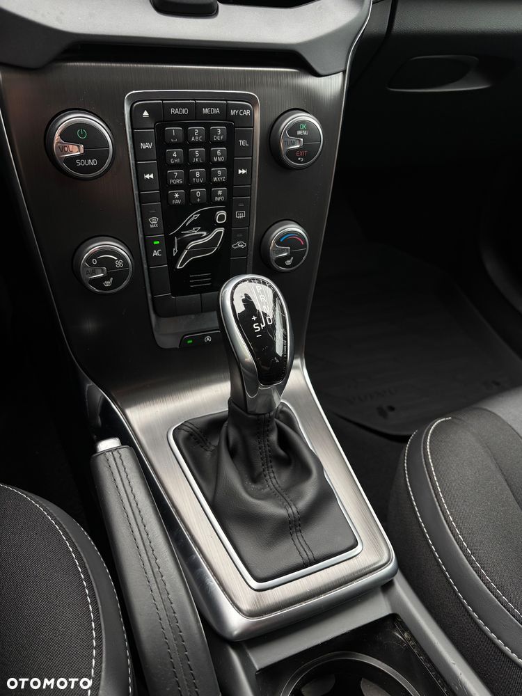 Volvo V40 D2 Momentum - 22