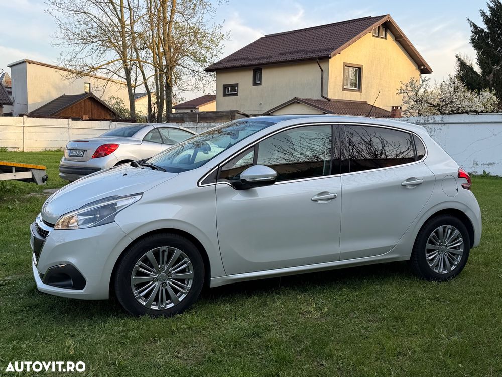 Peugeot 208 PureTech 82 Start & Stop Allure - 6